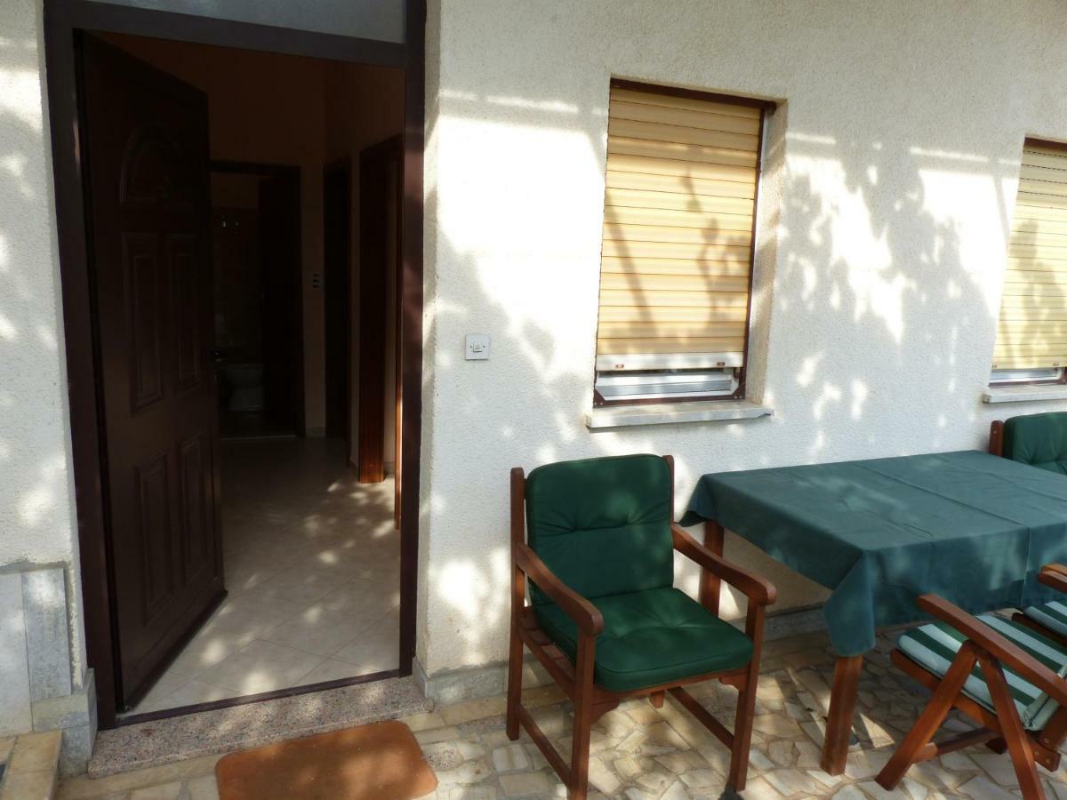 Apartment Ana Krnica Exterior photo